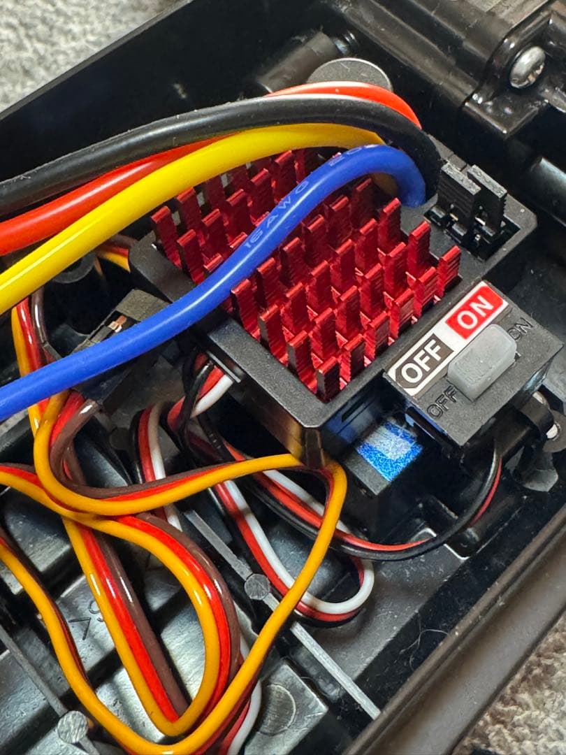 タミヤサンダーショットボディ&ウイング搭載セイントドラゴンシャーシ、メカ・OP付