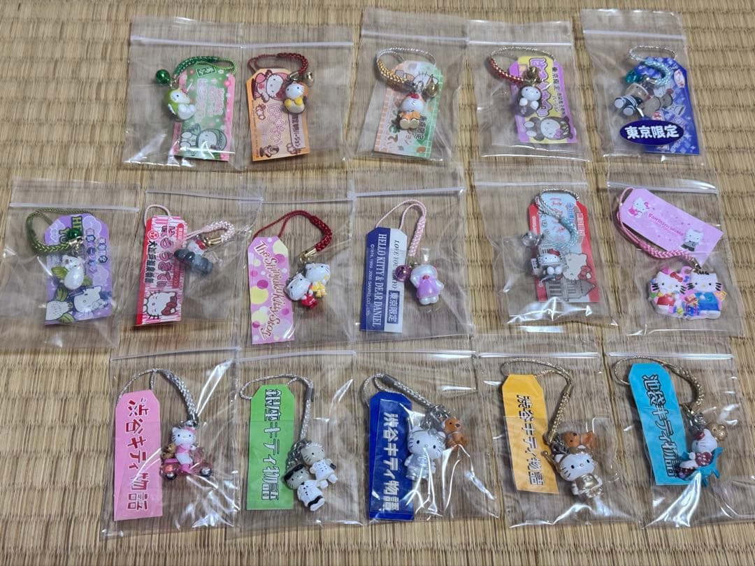 希少レア！ご当地　東京限定ハローキティ 根付け　都心バージョン16個まとめ売り