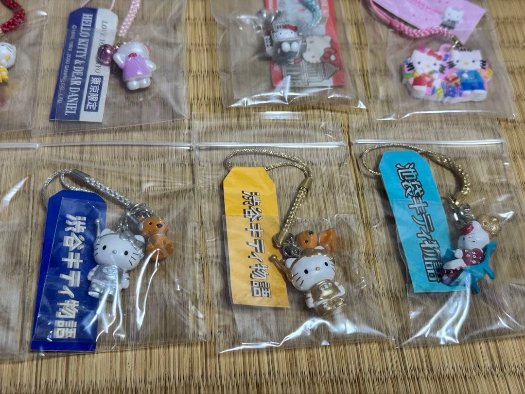 希少レア！ご当地　東京限定ハローキティ 根付け　都心バージョン16個まとめ売り