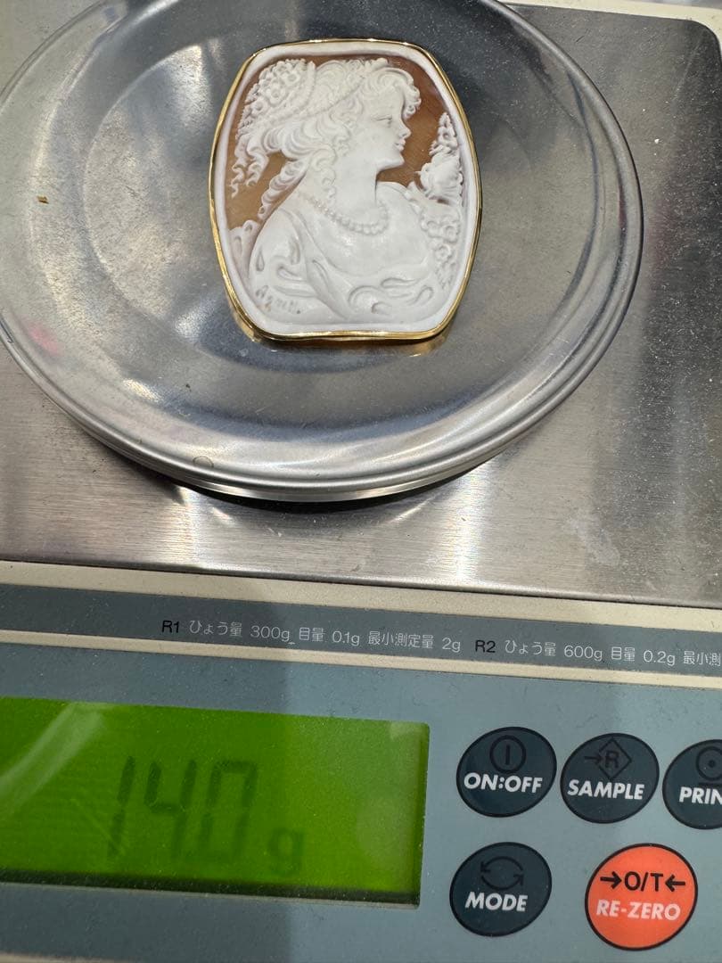 カメオ　シェル女性と小鳥　ペンダントトップ&ブローチ　2way K18枠