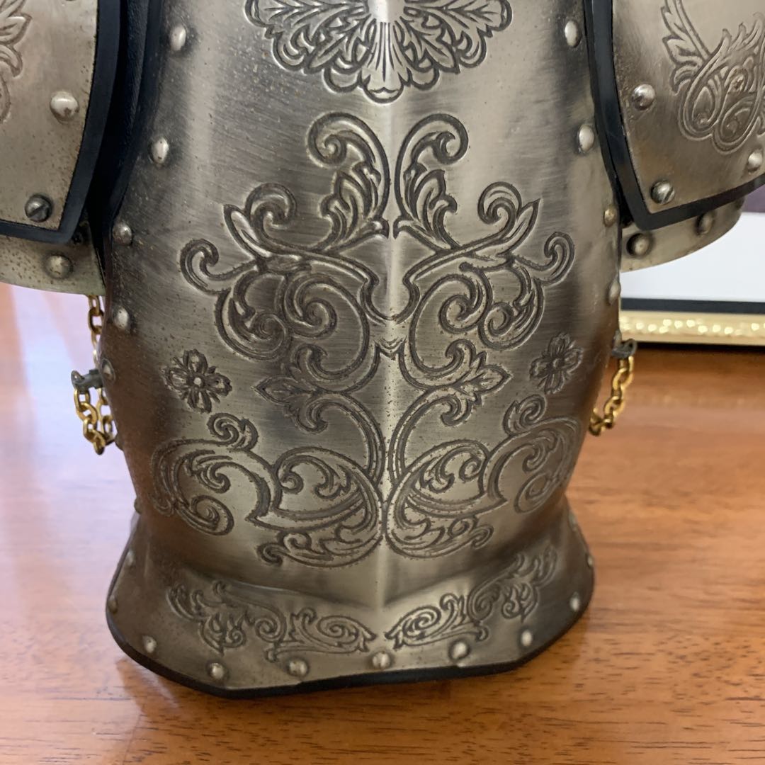 ニッカウヰスキー西洋甲冑デキャンタ