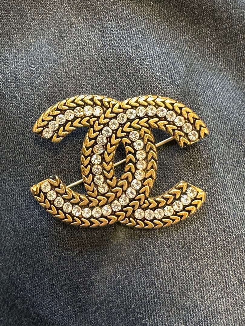 CHANEL CCロゴ ブローチ