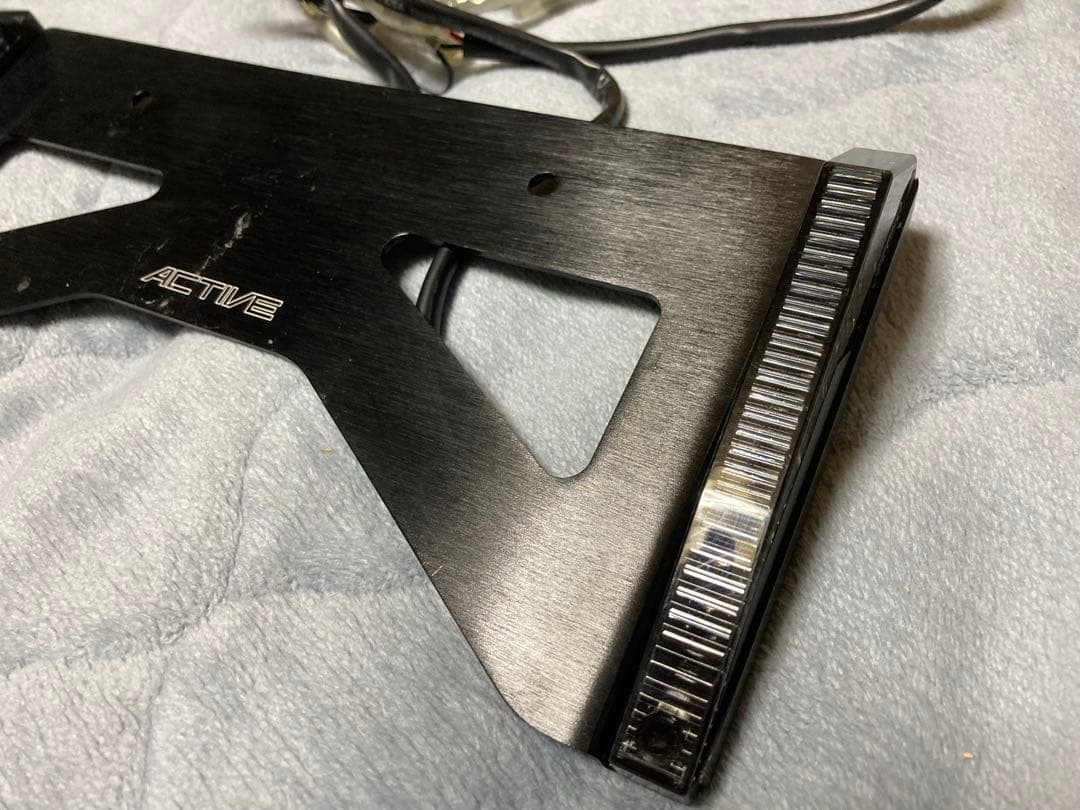 ACTIVE ナンバープレートホルダー　LEDウインカー内蔵　ブラック