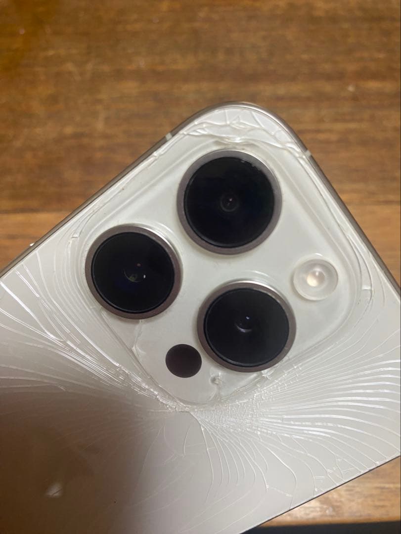 J*n様 Apple iPhone 15Pro 256GB 使えるけどジャンク