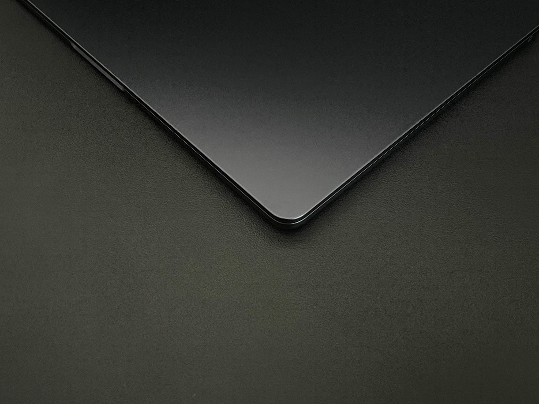 【美品】MacBook Air （M2, 2022）13.6㌅ ミッドナイト