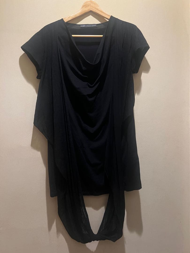 JULIUS　フープネックカットソー