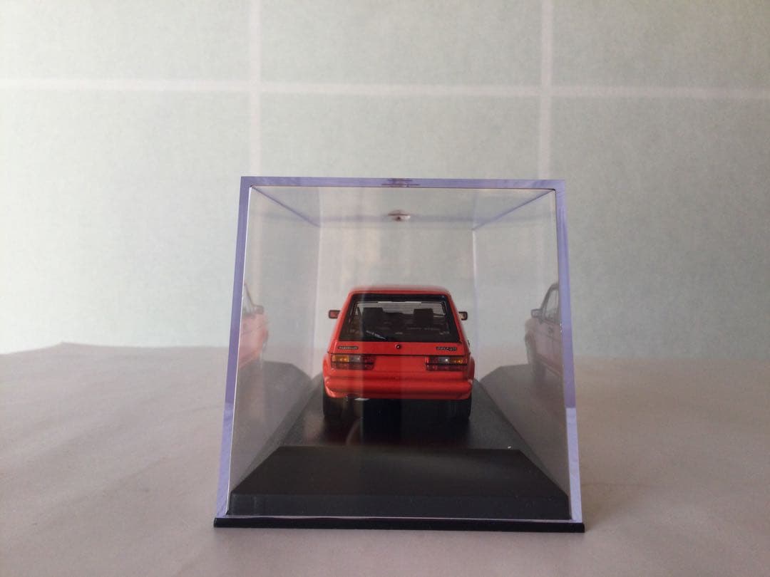 ミニチャンプス　VW Golf GTI \"Pirelli\" ミニカー 限定品