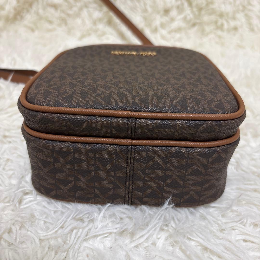 ✨未使用級　マイケルコース　ショルダーバッグ カメラバッグ 肩掛け　ブラウン