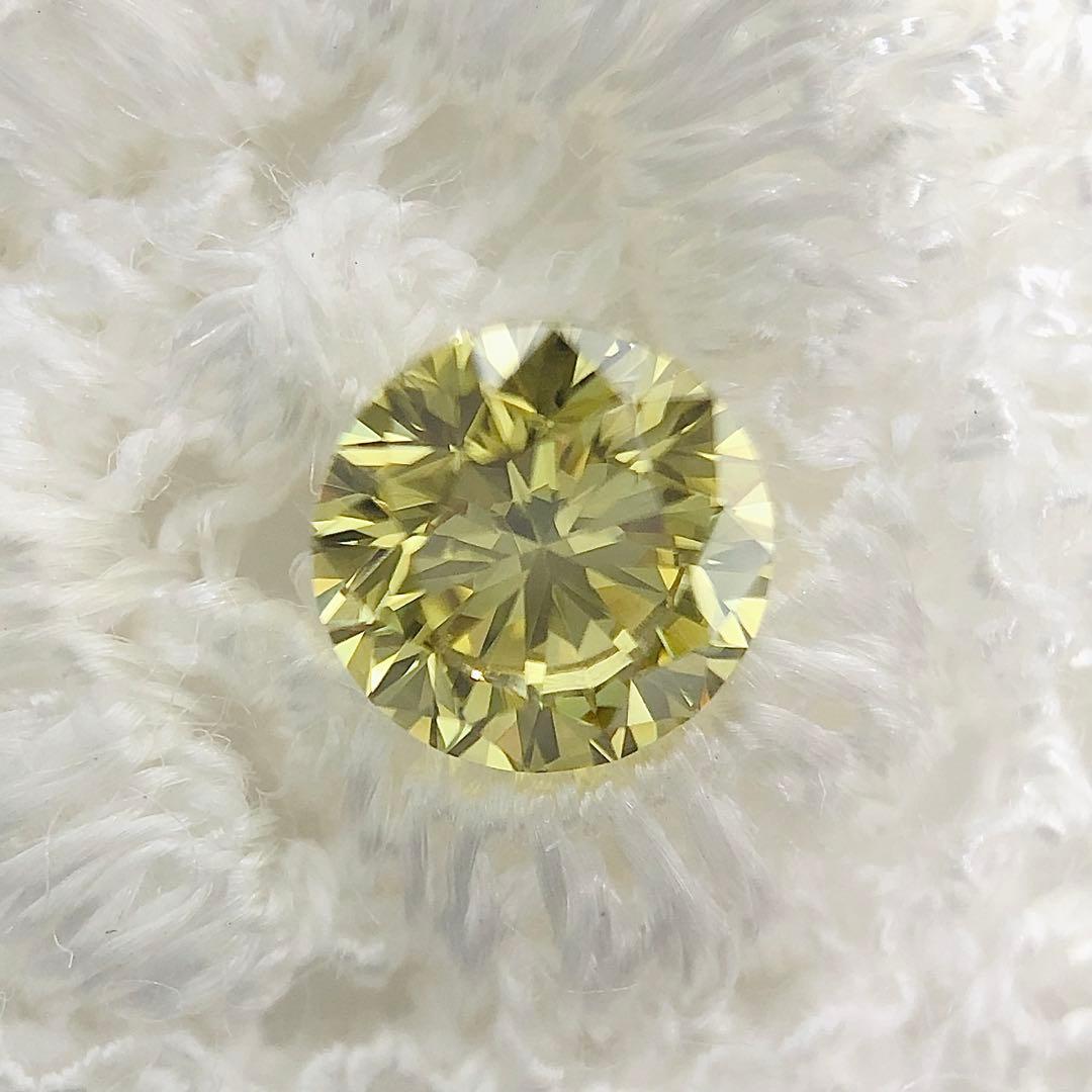 アクセサリー 0.365ct F. Deep Brownish Greenish Yellow