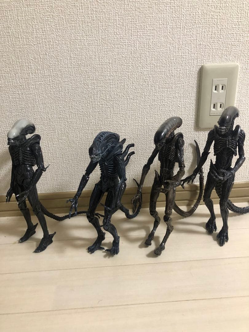 エイリアンフィギュア 4体セット