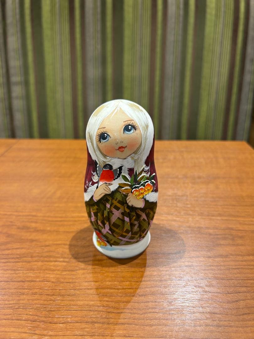 スヴェトラーナ　ニコラエワ　木製マトリョーシカ 5個セット