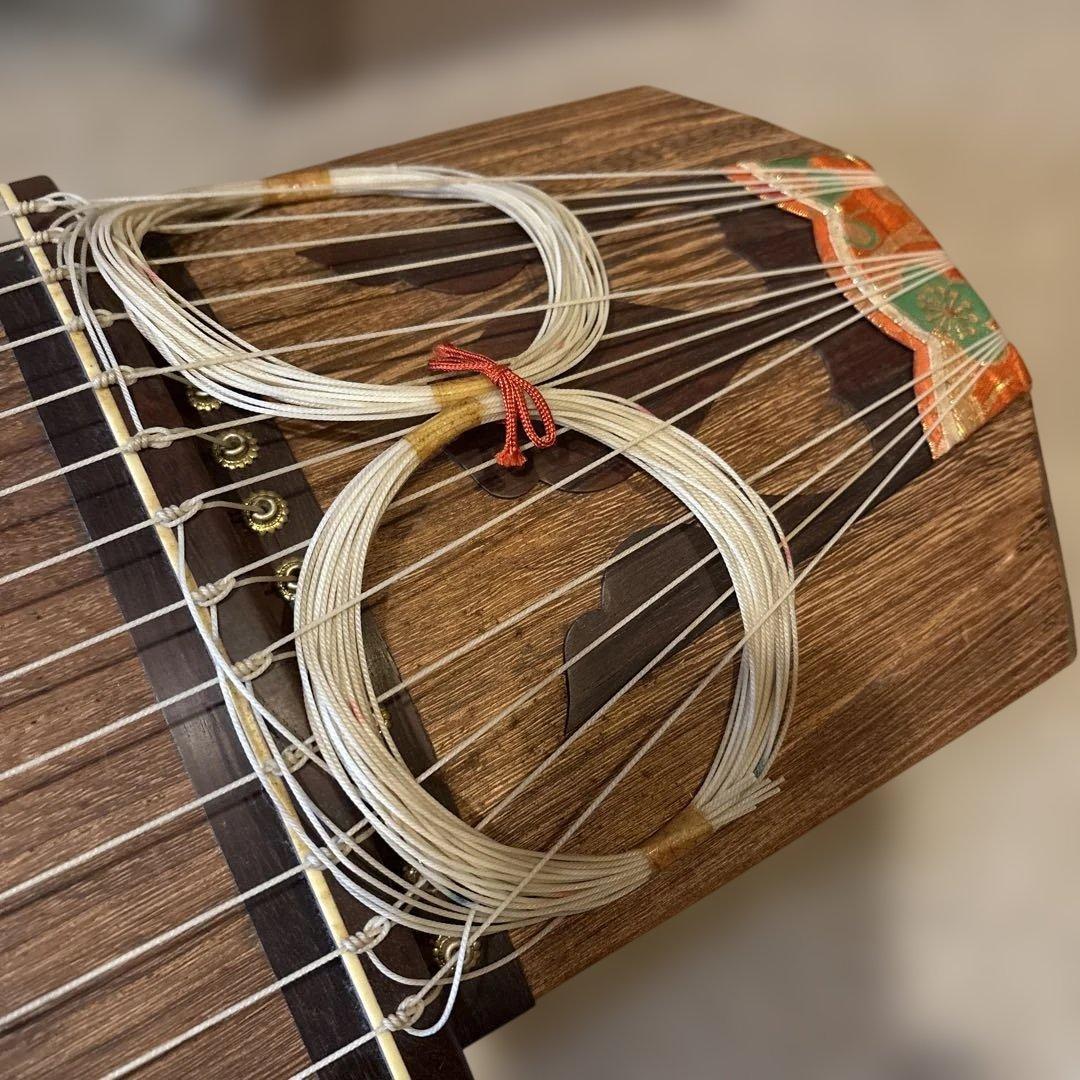 伝統的な木製筝 13弦 和楽器