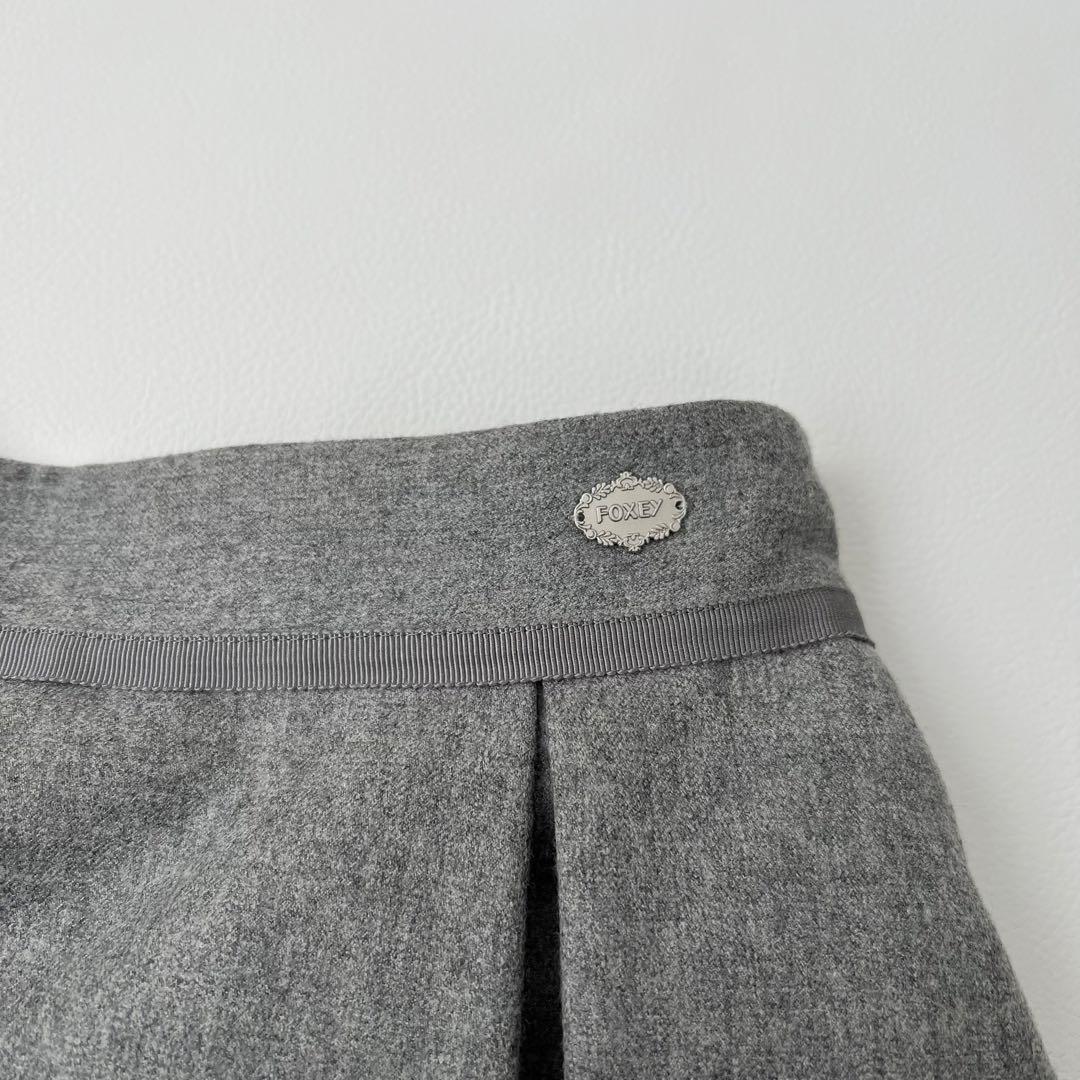 美品　Foxey フォクシー　ボックスプリーツスカート　ロゴプレート　38