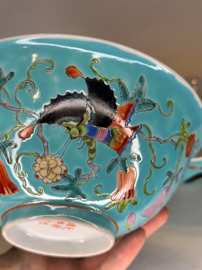 中国 清時代 大清光緒年製款 藍釉 蝶花文 彩絵 碗 一対