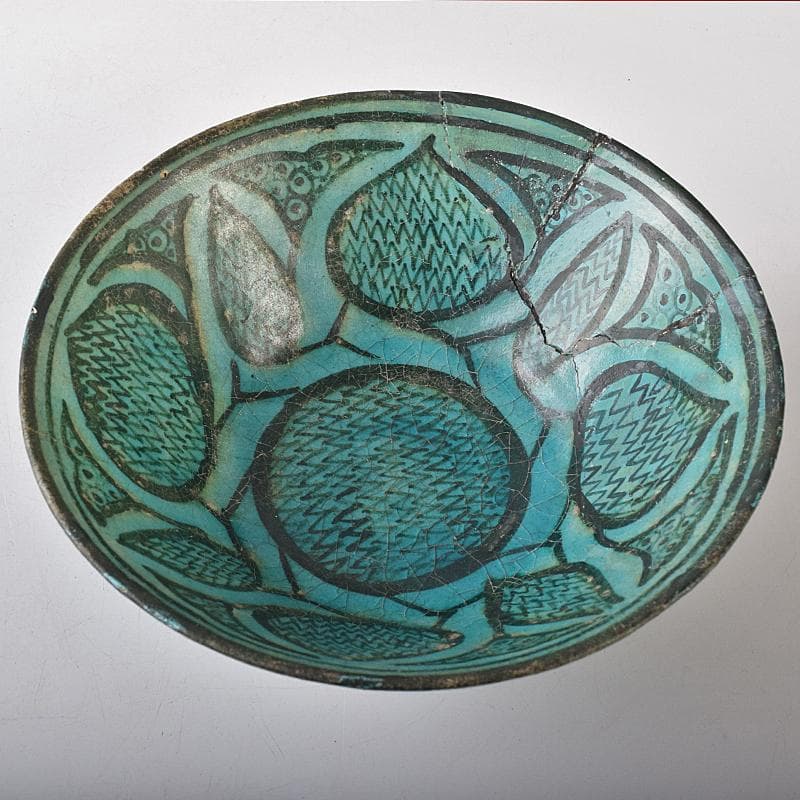 ペルシャ陶器　二シャプール出土　十世紀　青釉黒彩鉢　時代箱付　V　R8419