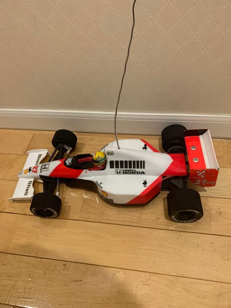 タミヤ　1/10ラジコン　マクラーレンホンダMP4/5B マールボロ