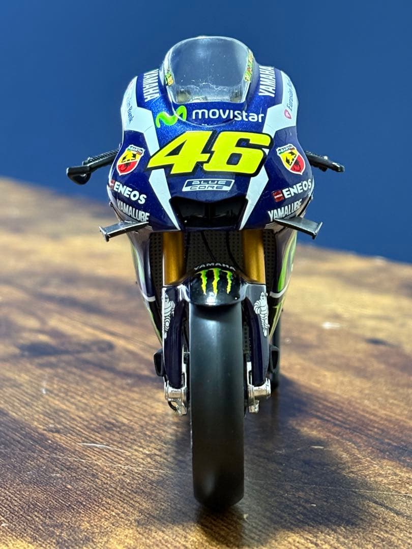 t*z様 スパーク Yamaha YZR-M1 バレンティーノ・ロッシ 1/12