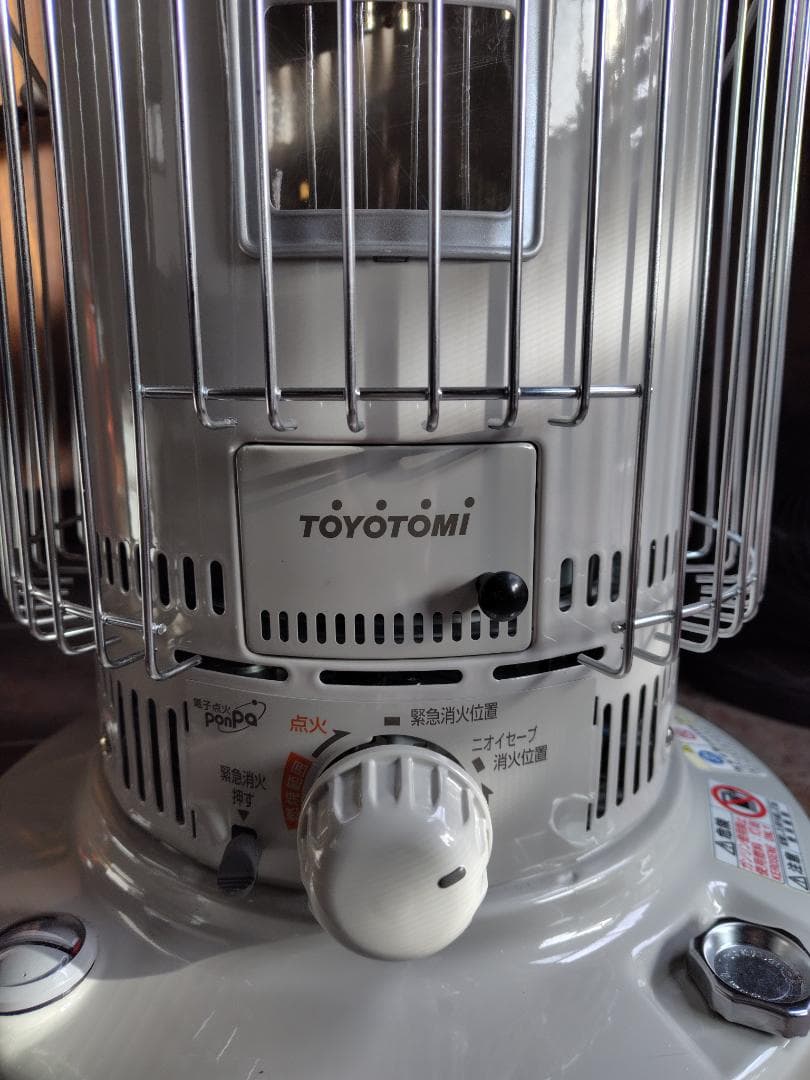 トヨトミ　石油ストーブ KS-67H 22年製