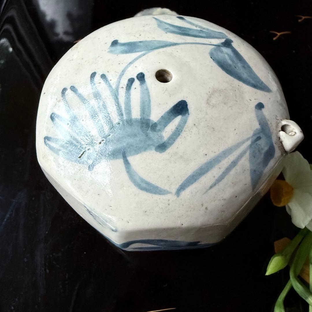 明日朝まで‼️大陸の息吹‼️書人の心　染付草花文時代染付水注　水滴一点