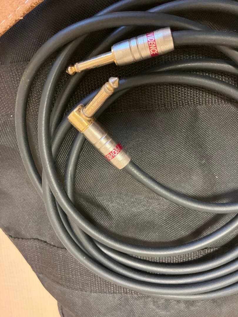 Grover Jackson■エレキベース■ナチュラル　ウッド