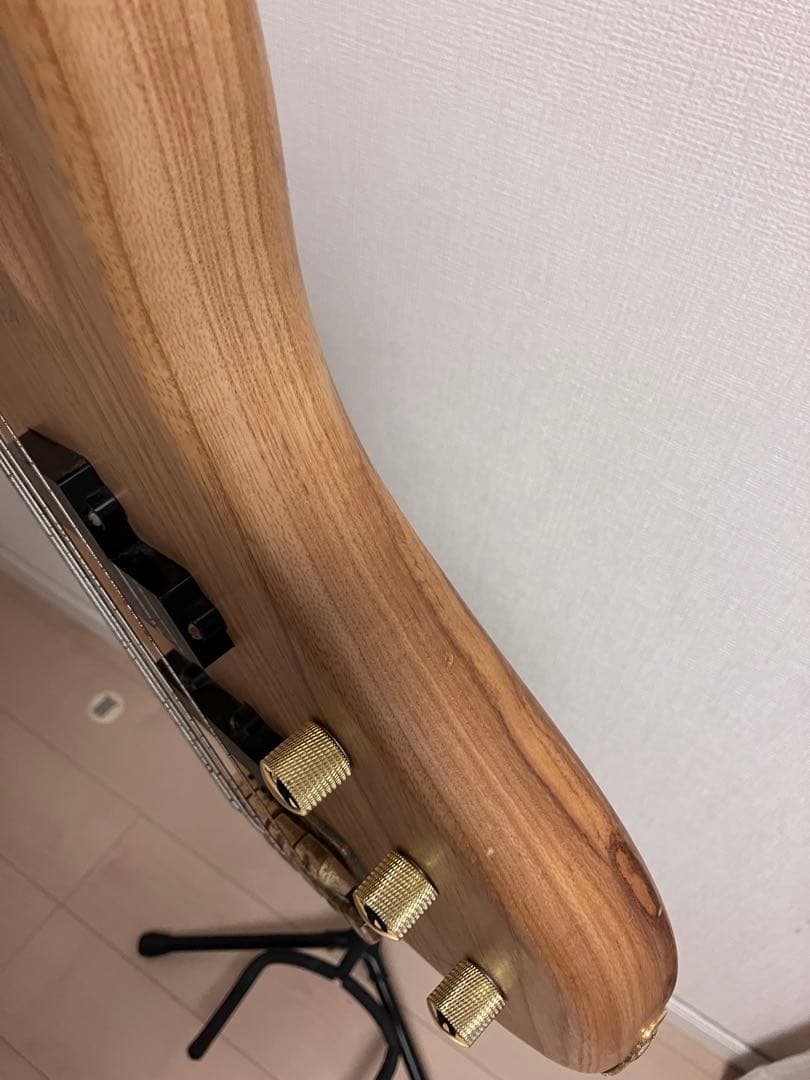 Grover Jackson■エレキベース■ナチュラル　ウッド