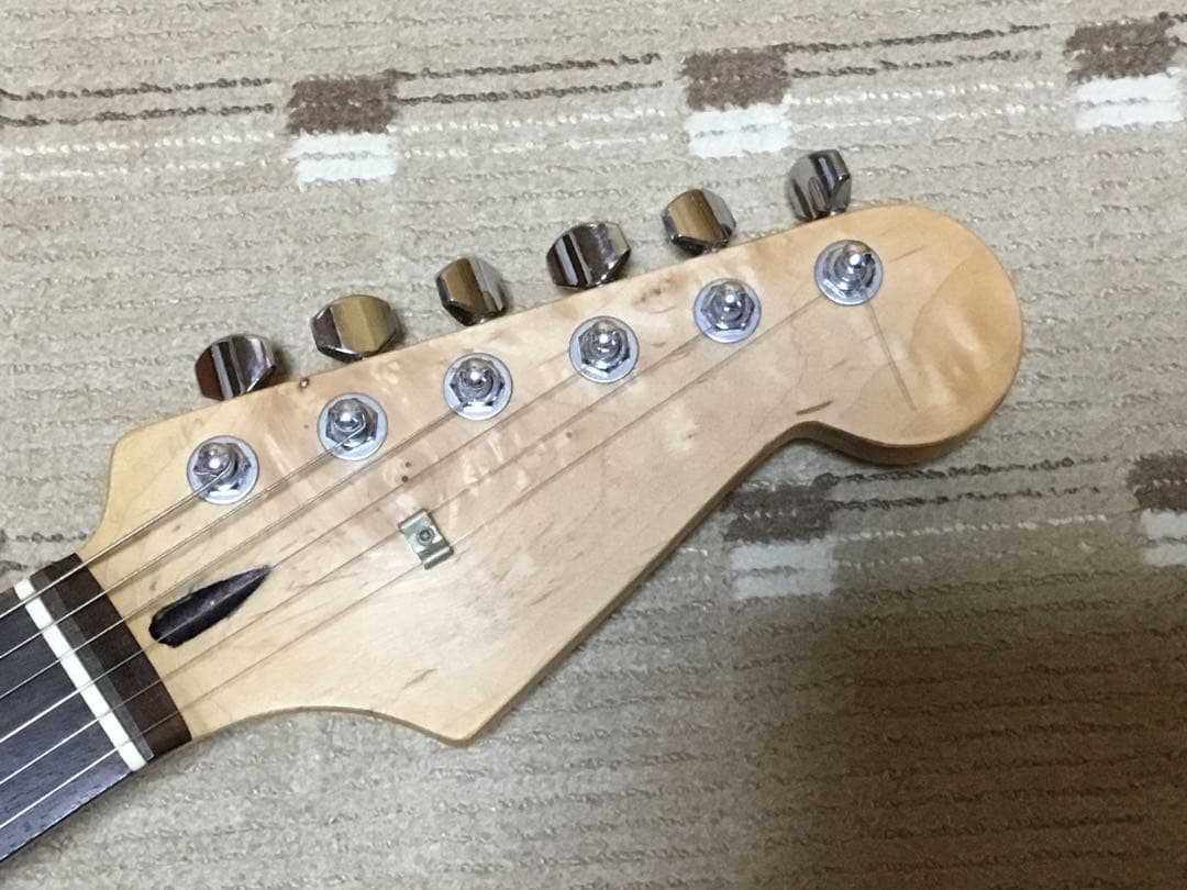 エレキギター ストラト　3H ブラスブロック