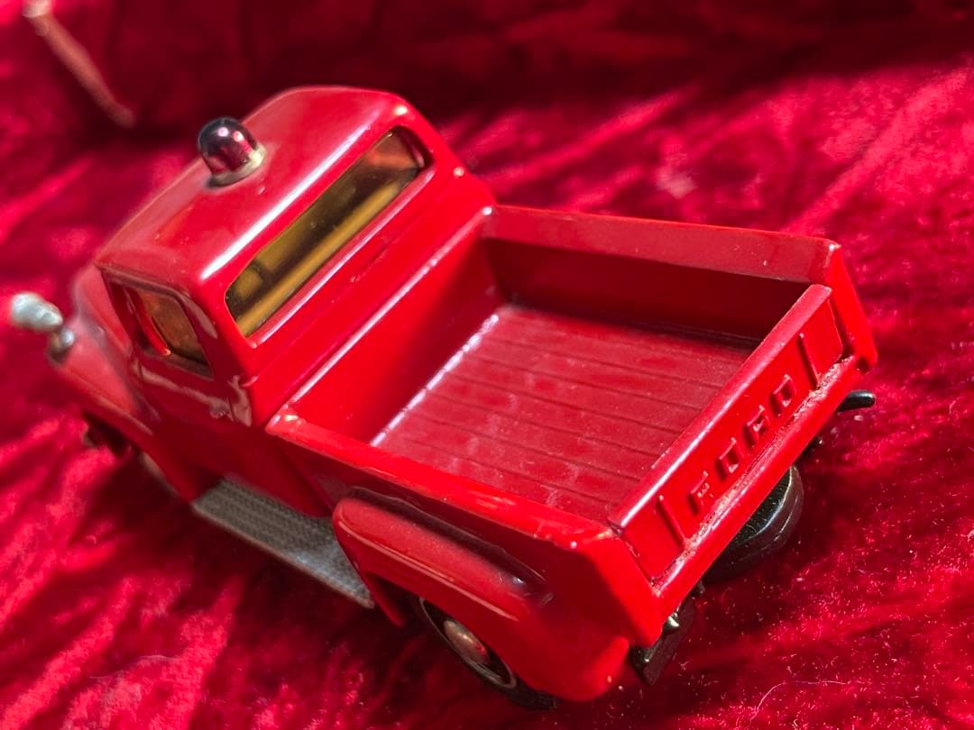 フォード 赤 ミニトラック 約10cm