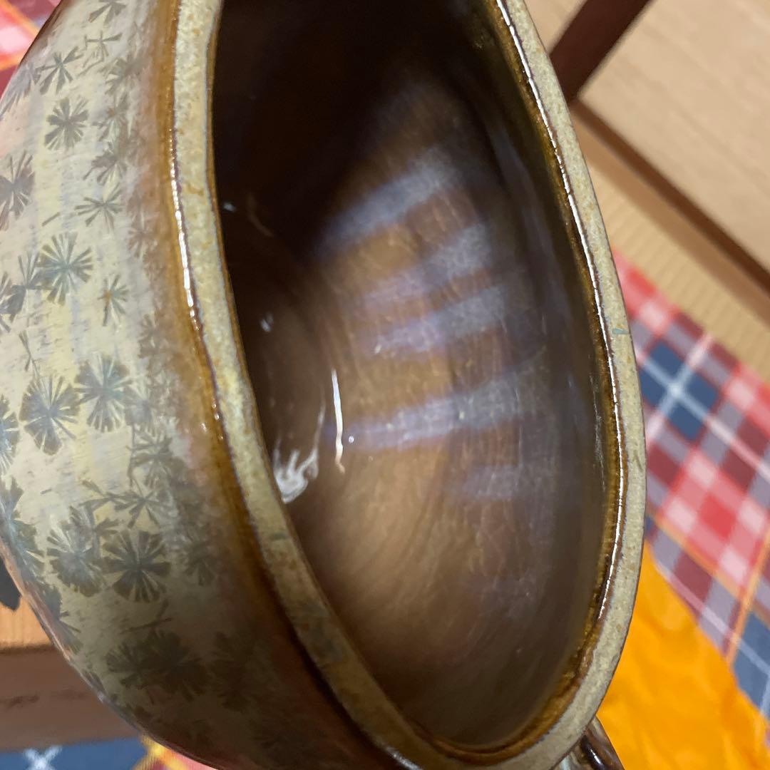 権現窯　権現紋様はこね焼き　青色と白色の花模様の陶器