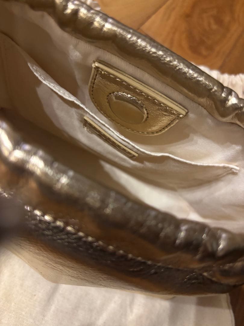 ジ*ー様 A.P.C. アーペーセー　NINONバッグ　メタリックゴールド