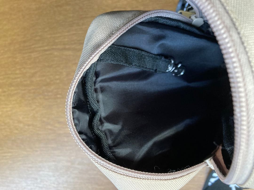 vaundy ショルダーバッグ　サコッシュ