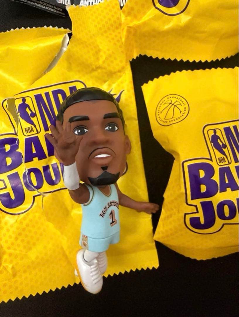 【新品未使用】ビクターウェンバンヤマＳR NBABallersシリーズ2