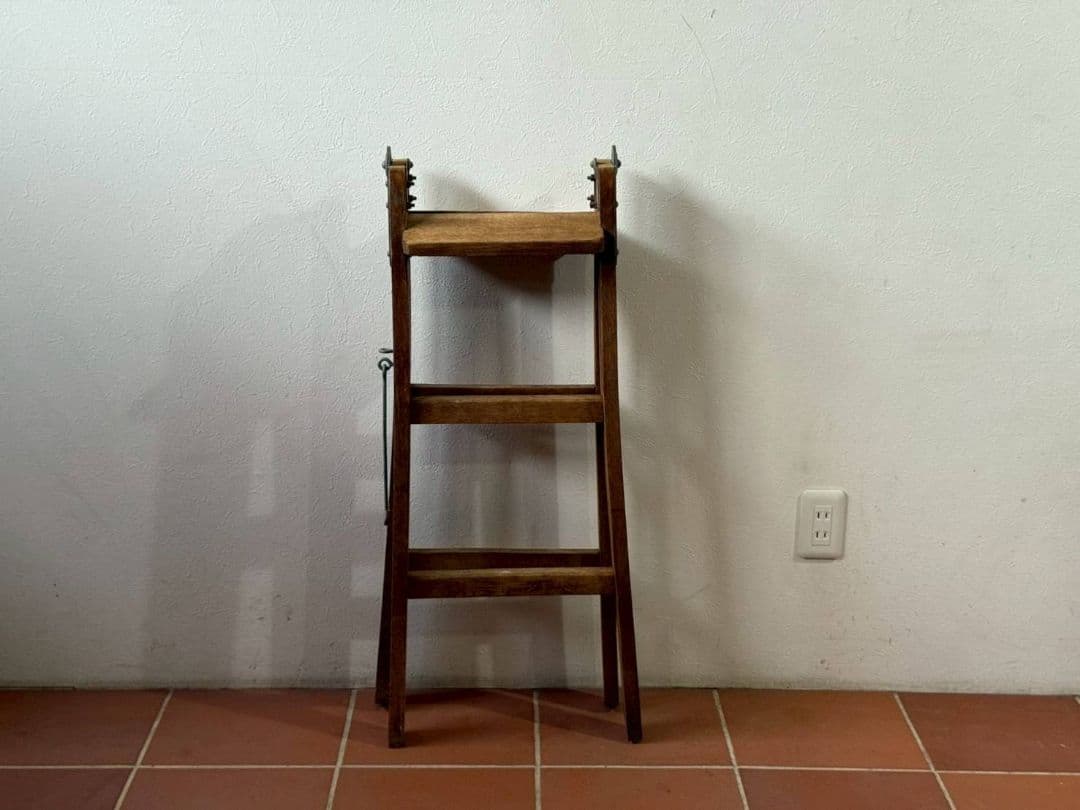 1092 ビンテージ　古い木のステップラダー　脚立　梯子　飾り棚　古家具　レトロ