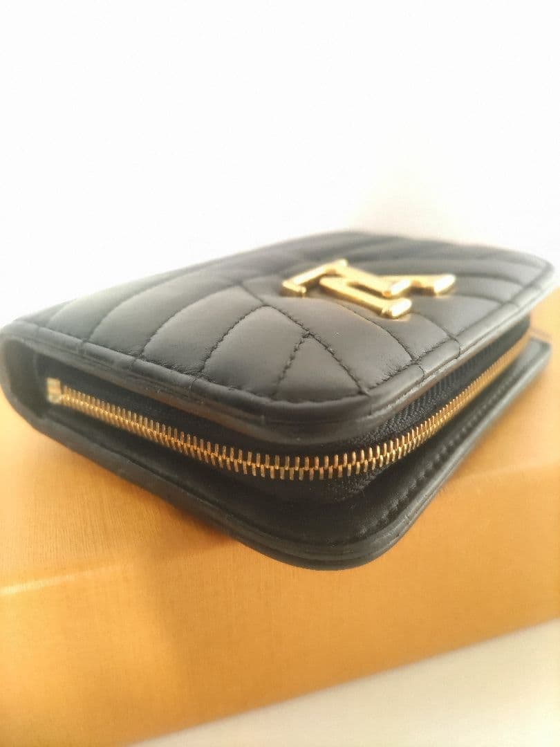 し*こ様 ルイヴィトン ニューウェーブ ジプト ファスナー 折り財布 ブラック