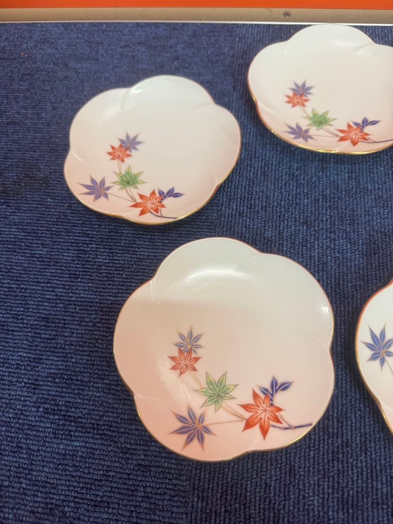 1704 深川製磁　花型皿　5客　金彩