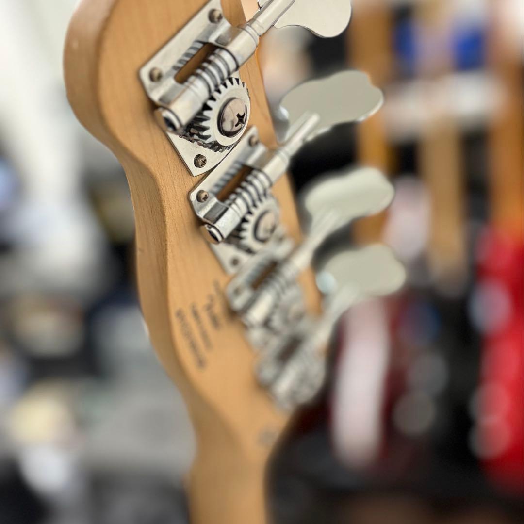 Squier Mike Dirnt プレシジョンベース スクワイヤー フェンダー