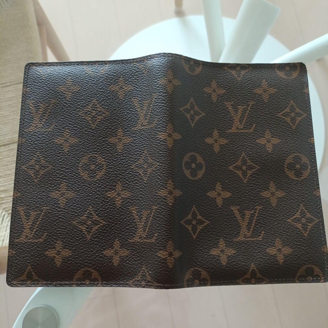 Louis Vuitton モノグラム 旧サイズのパスポートケース