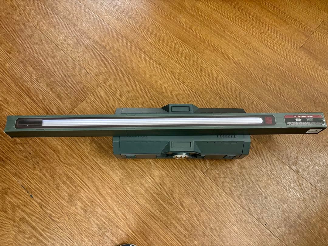 WDW ソル ギャラクシーズエッジ レガシーライトセーバー ブレード付 海外限定