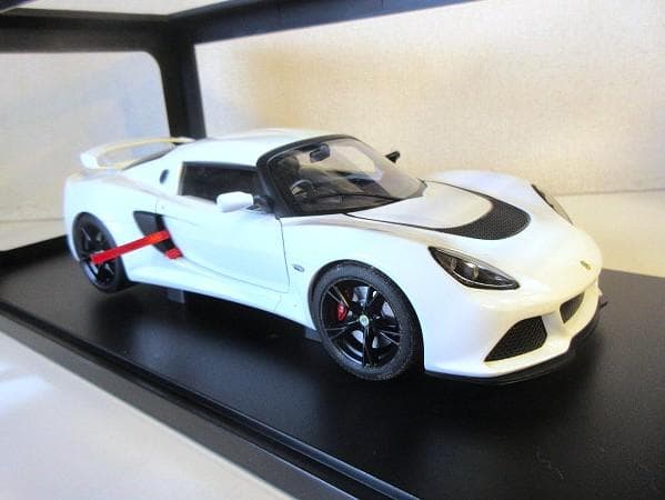 特価 AUTOart (1/18) ロータス Exige S