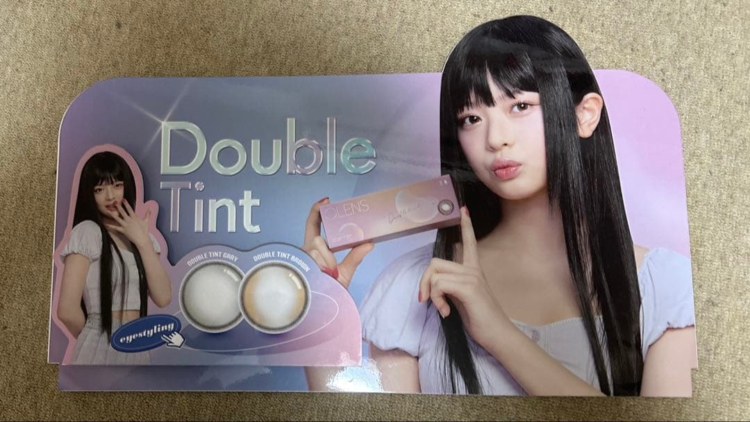 newjeans ハニ　OLENS 看板