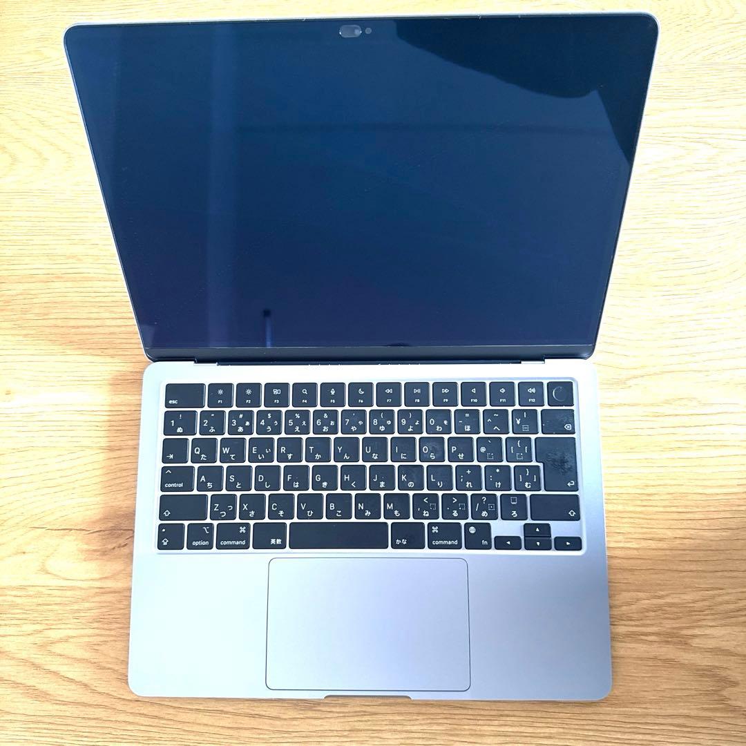 美品【MacBook Air 13.6インチ M2】