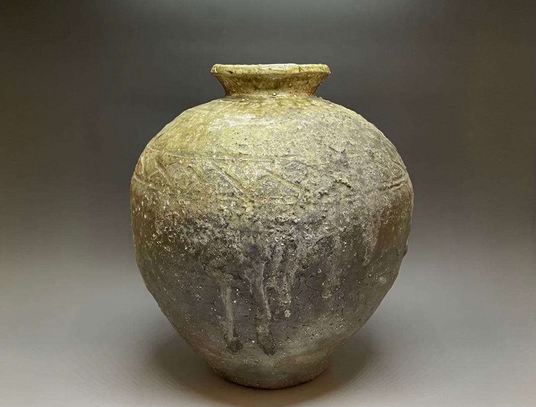 信楽焼　桧垣文壷　在銘　31cm 　　　n698