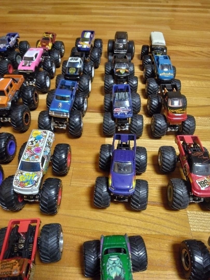 モンスタートラック　超超得！！50台セット