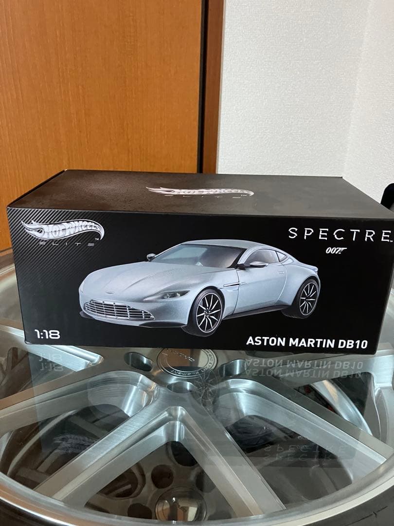 MATTEL 1/18 アストンマーチン DB10 007
