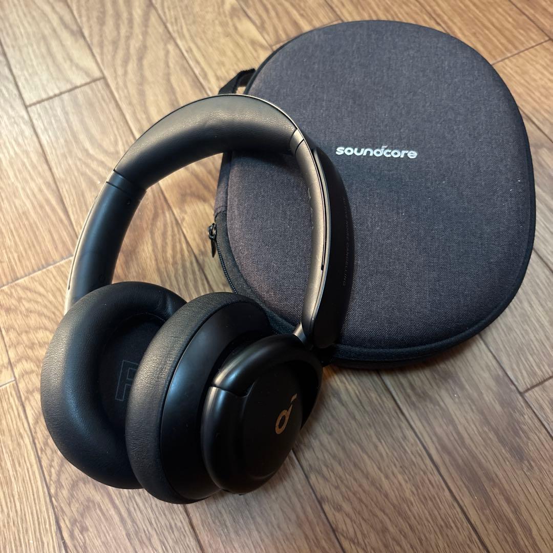 soundcore ワイヤレスヘッドホン 本体と付属品