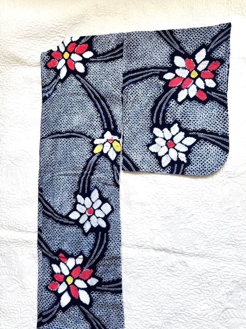 粋な大人の浴衣 ◆ 有松絞り 舞花文 モダンな柄いき