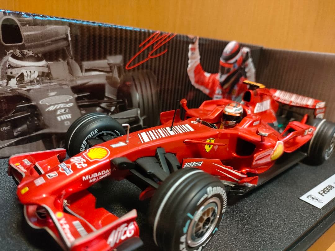 F1　フェラーリF2008 1/18キミ・ライコネン