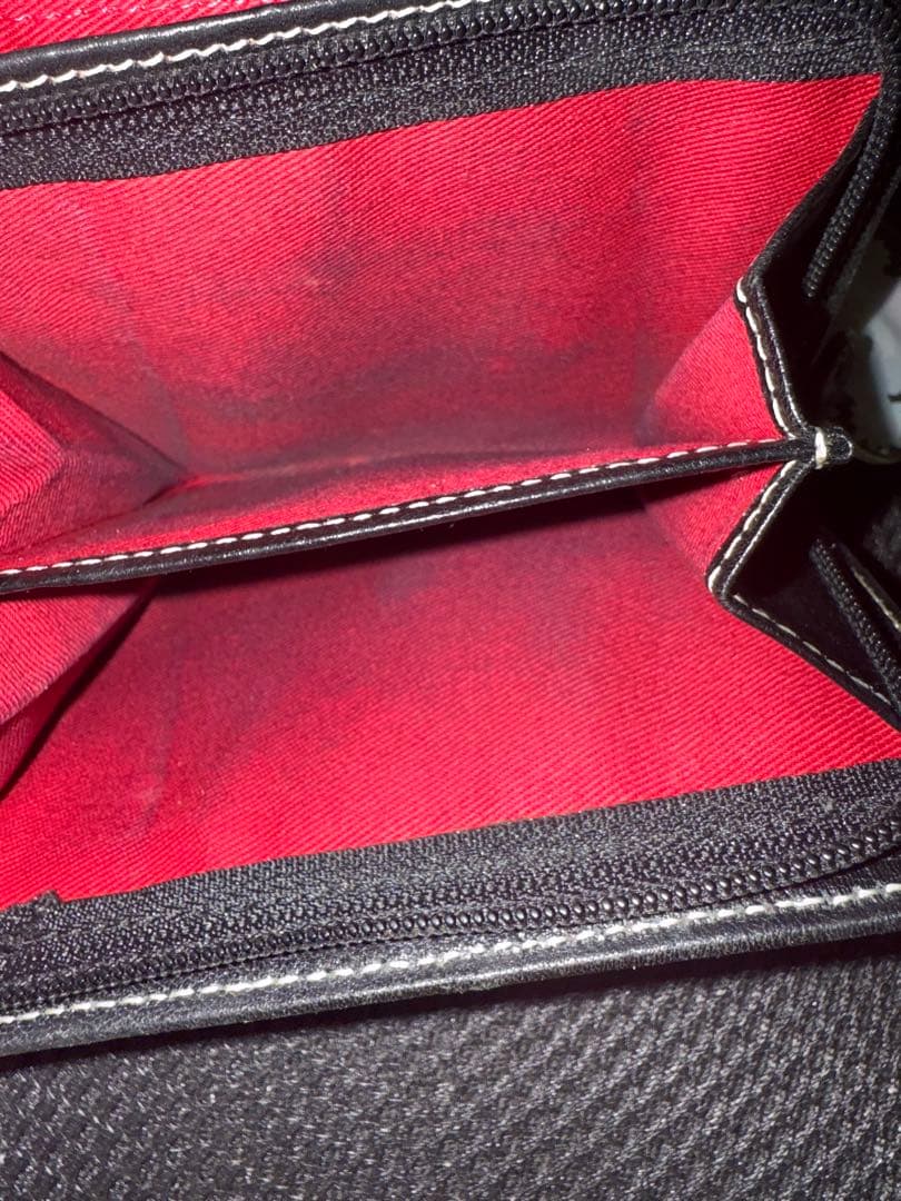 ディズニー　ミッキーマウス　財布　お札おらずに入ります