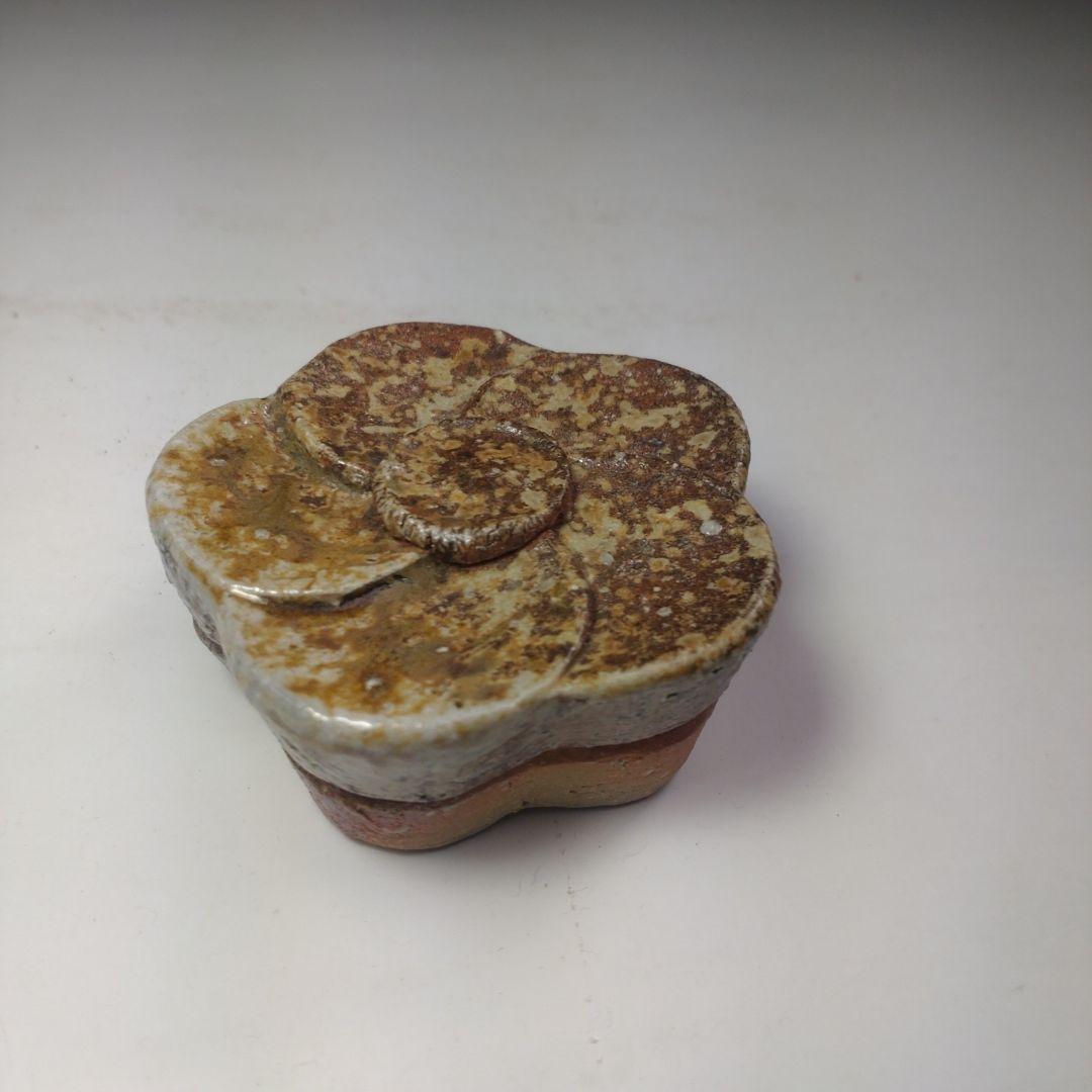 イ247 梅香合『信楽焼　上田直方作』『表千家　久田宗也（尋牛斎）極箱　花押』