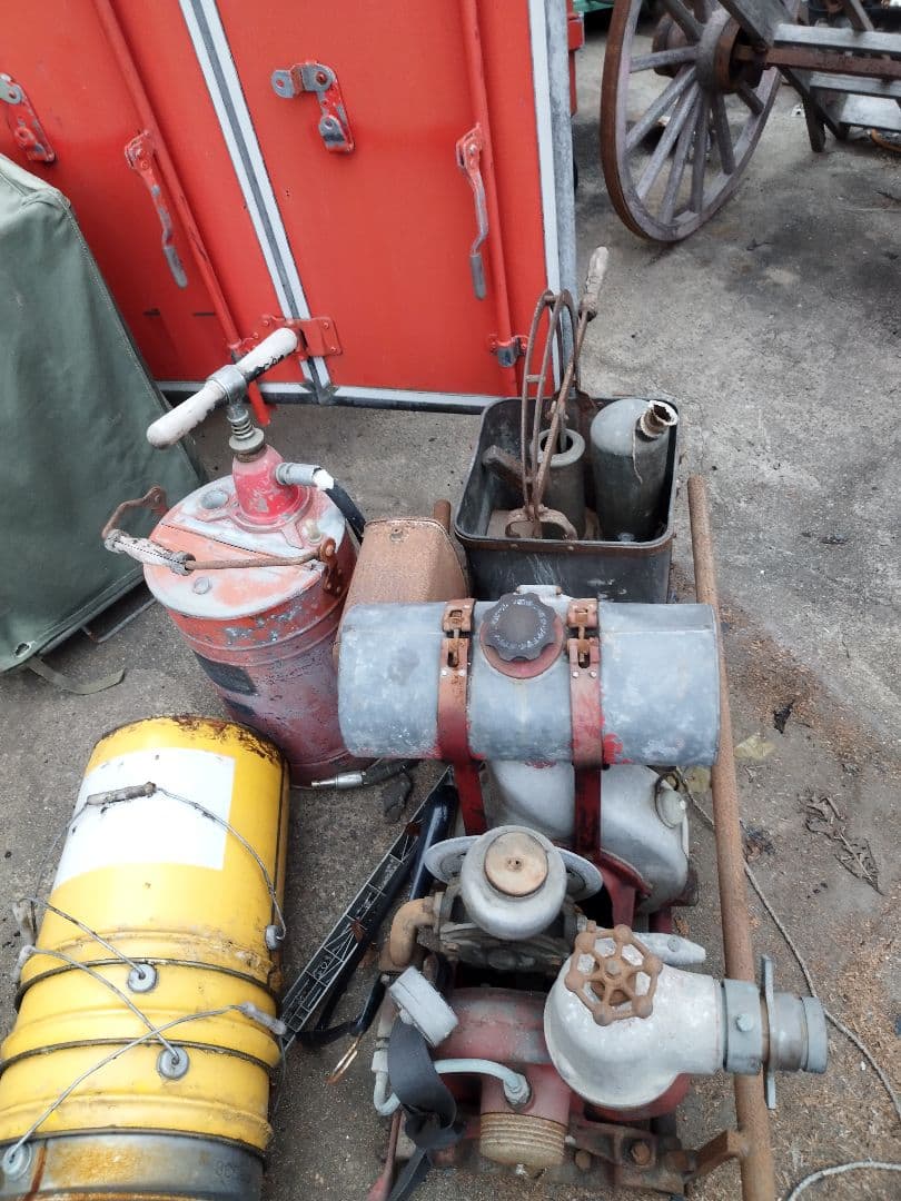 災害活動資材 赤 NO4　コンテナ