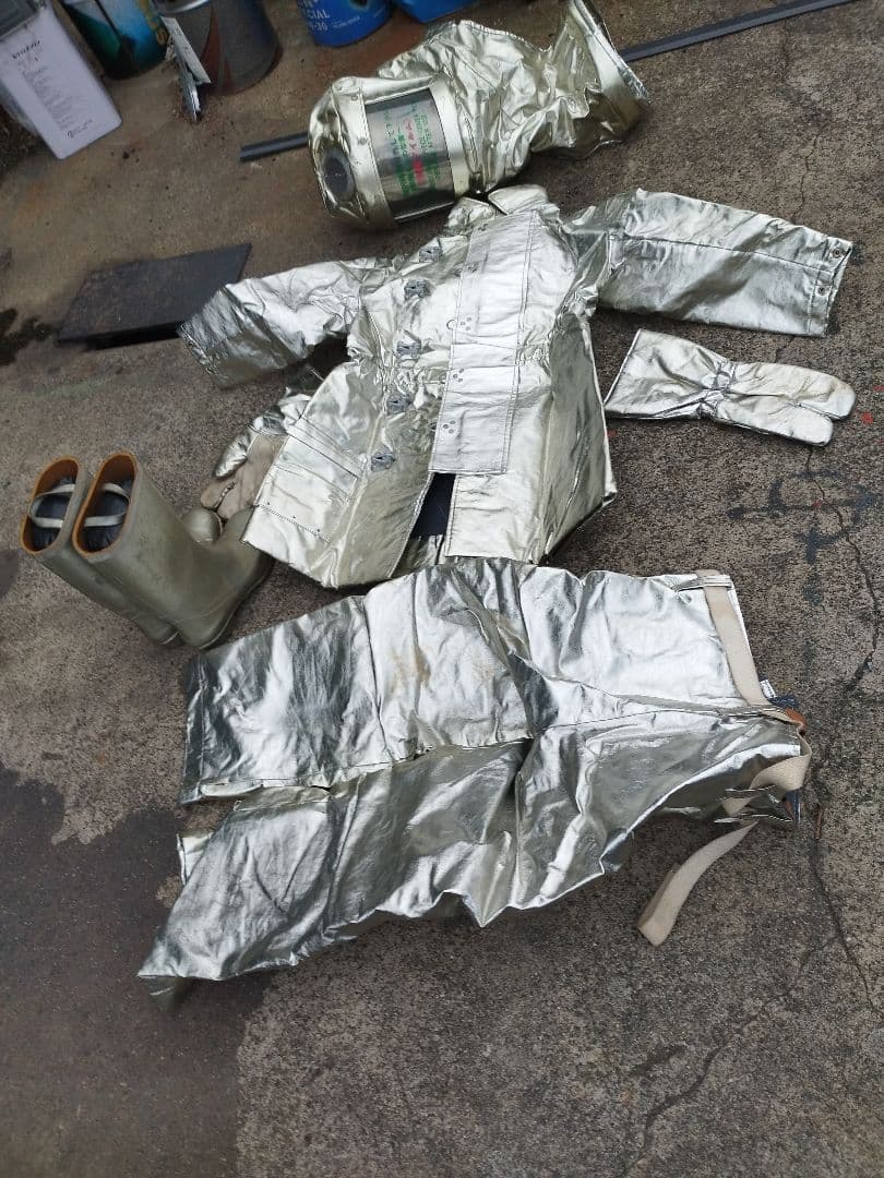 災害活動資材 赤 NO4　コンテナ